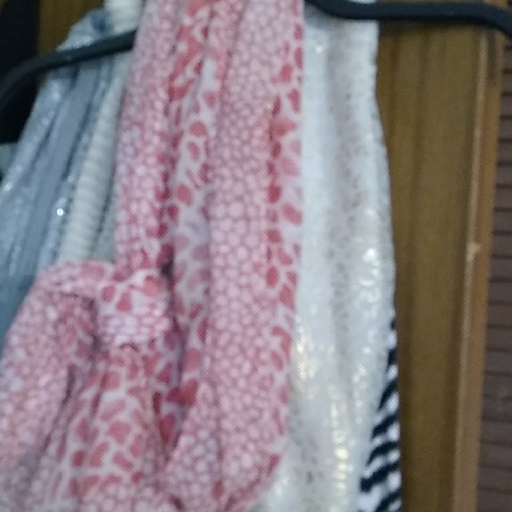 Scarf - Picture 2 of 4